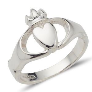 Hand crafted silver claddaugh ring size 8